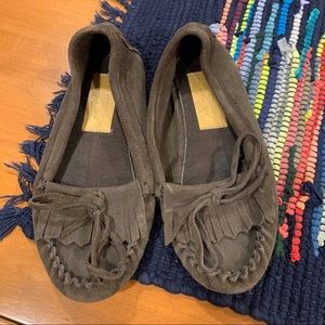 Manitobah Mukluks Sunshine Moccasins, brown suede.